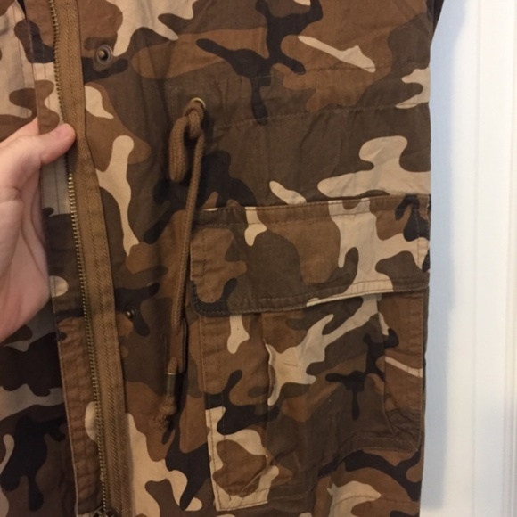 Desert Camo Jacket - Picture 4 of 7